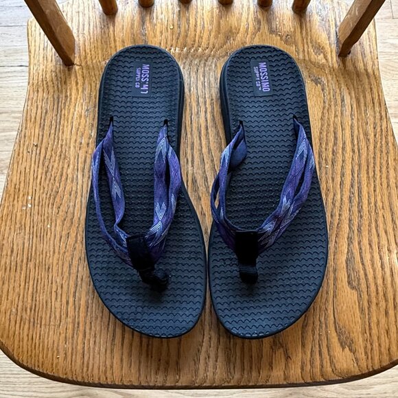 Sturdy Mossimo Flip Flop Sandals - - Picture 2 of 3